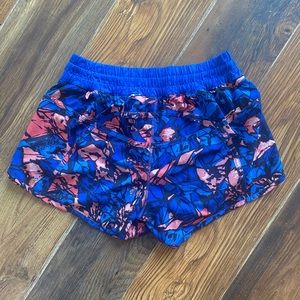Lululemon Tracker Shorts RARE Tropical Print